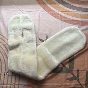 ✨ Cream Faux Fur Cross Tie Scarf